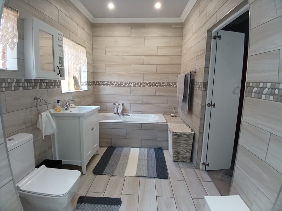 4 Bedroom Property for Sale in Sasolburg Ext 11 Free State